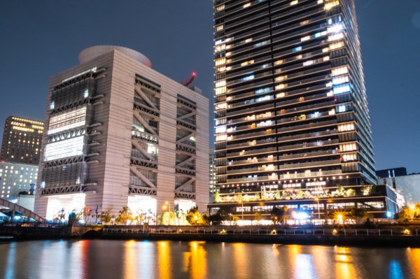 【周辺】 | 【周辺】堂島川のほとりに建つ、都心の機能性と水都のやすらぎを併せ持つレジデンス！