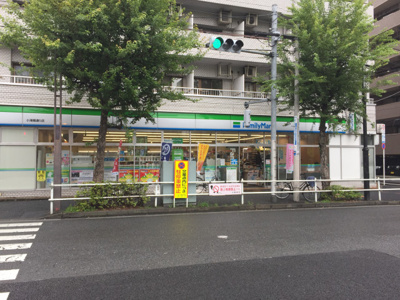 ファミリーマート 小滝橋通り店まで160ｍ