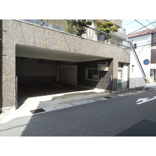 岐阜市高岩町の駐車場