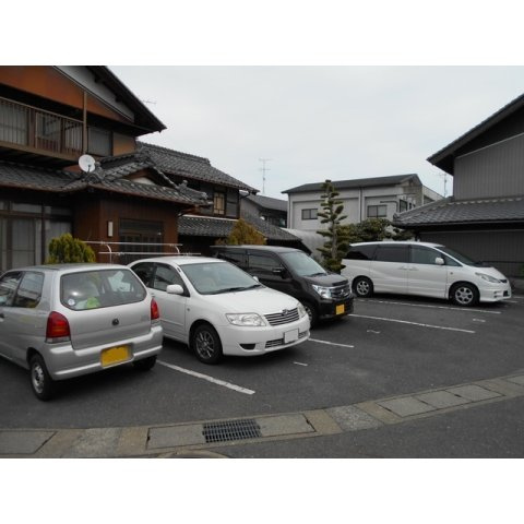 岐阜市西荘３丁目の駐車場の駐車場
