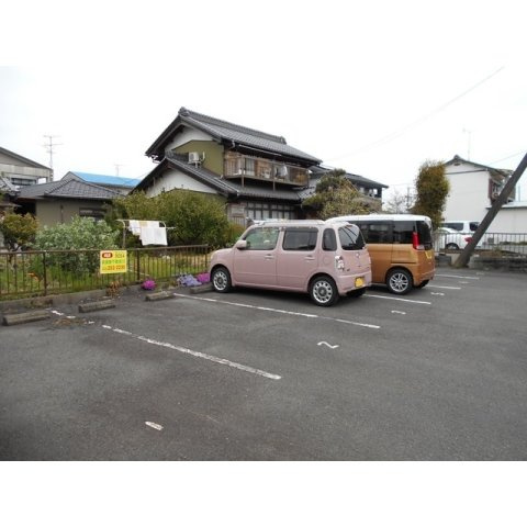 岐阜市西荘３丁目の駐車場の駐車場