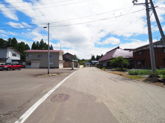 【前面道路含む現地写真】