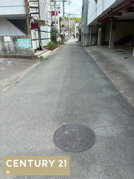 海南市船尾　土地の前面道路含む現地写真