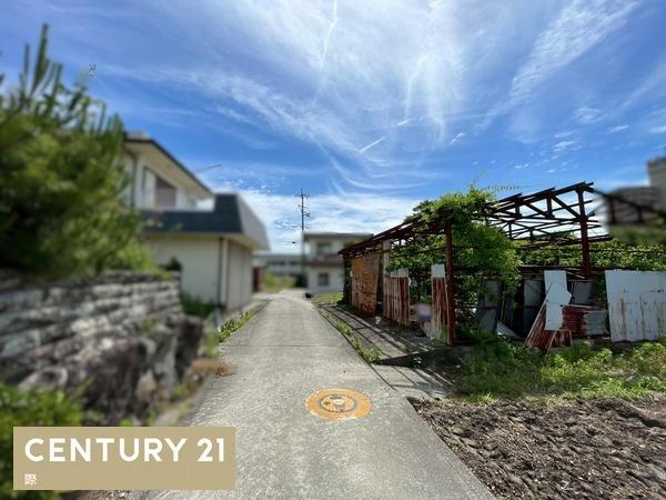 岩出市山　土地の前面道路含む現地写真