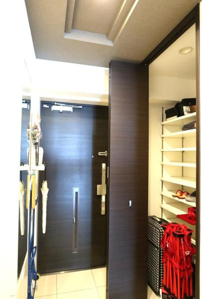 モアグレース岐阜加納10階の玄関