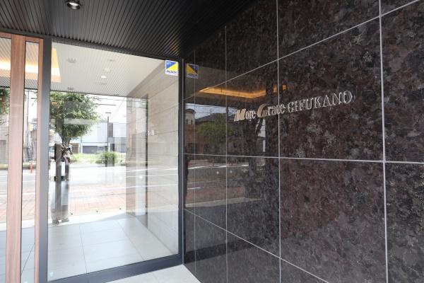 モアグレース岐阜加納10階のエントランス