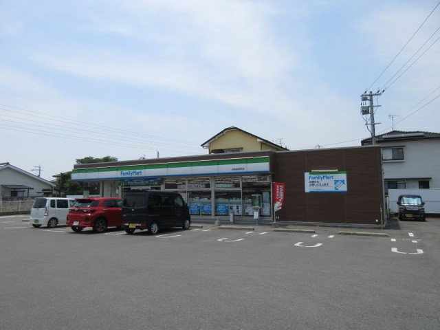 グリーン・ガーデンⅠの周辺|ファミリーマートまで850m