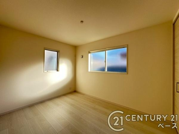 リーブルガーデン田部町 １号棟 ／新築一戸建の洋室|■現地撮影写真■２面採光で明るい洋室です！