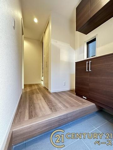 リーブルガーデン田部町 ２号棟 ／新築一戸建の内装|■現地撮影写真■こちらは玄関から見た廊下部分です！