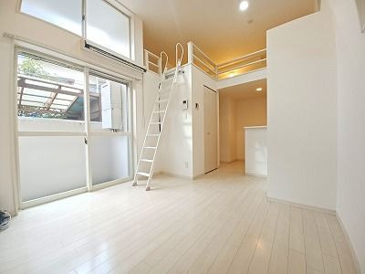 Espacio ozoraの居間・リビング