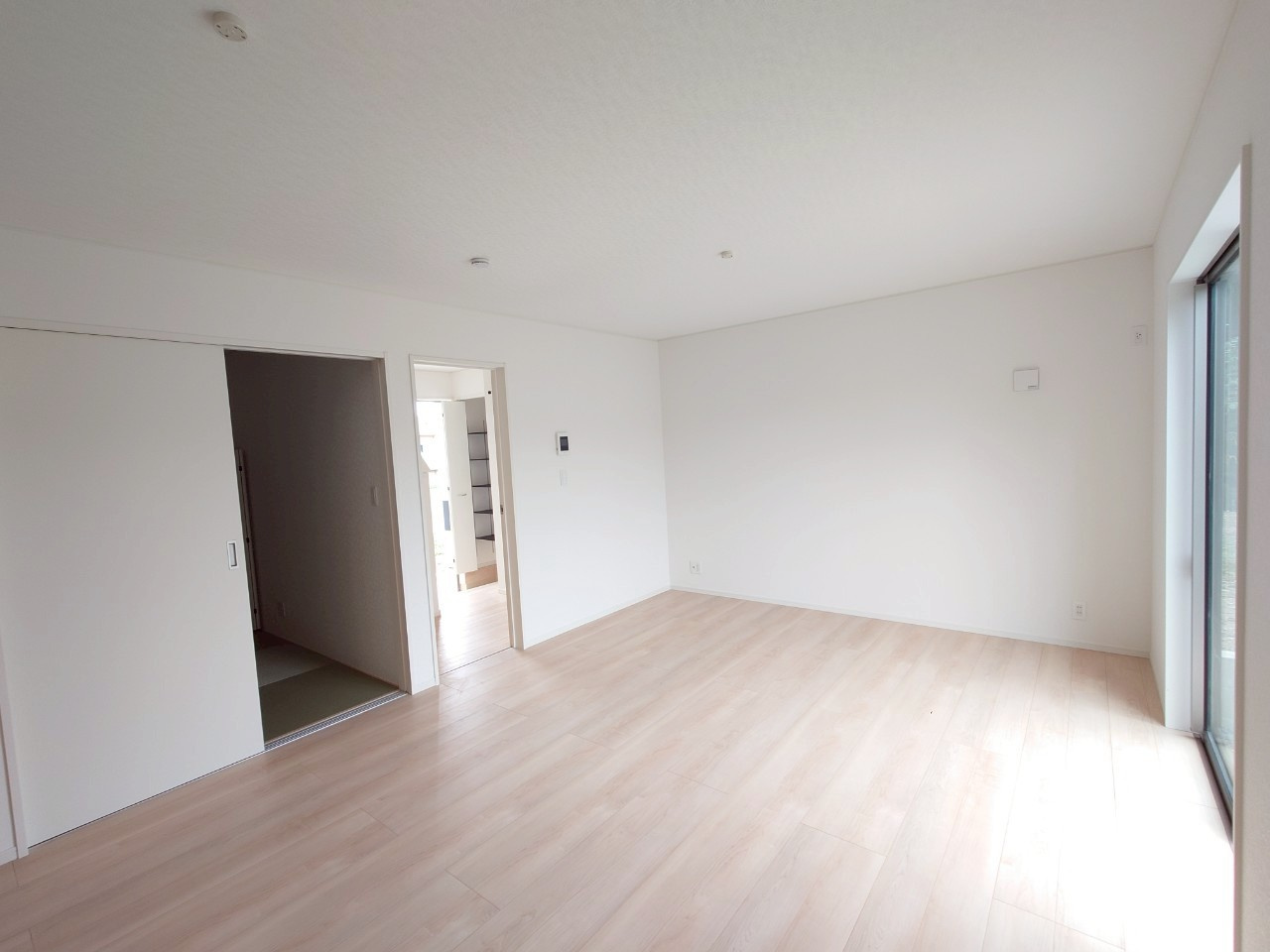 ♥♥糸満市宇江城第2-1号棟（全5棟）の居間・リビング