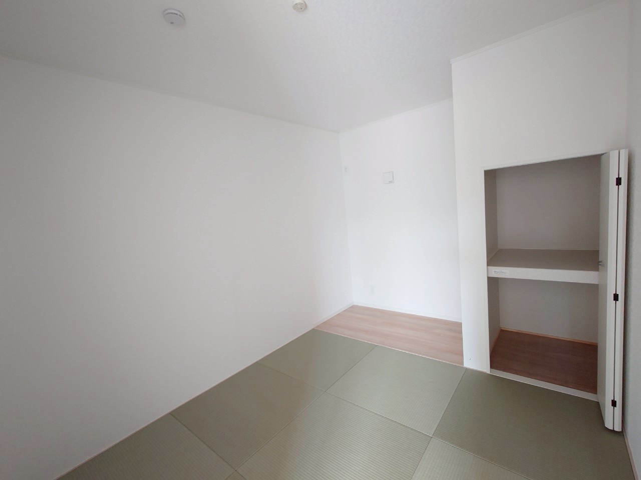 ♥♥糸満市宇江城第2-1号棟（全5棟）の和室