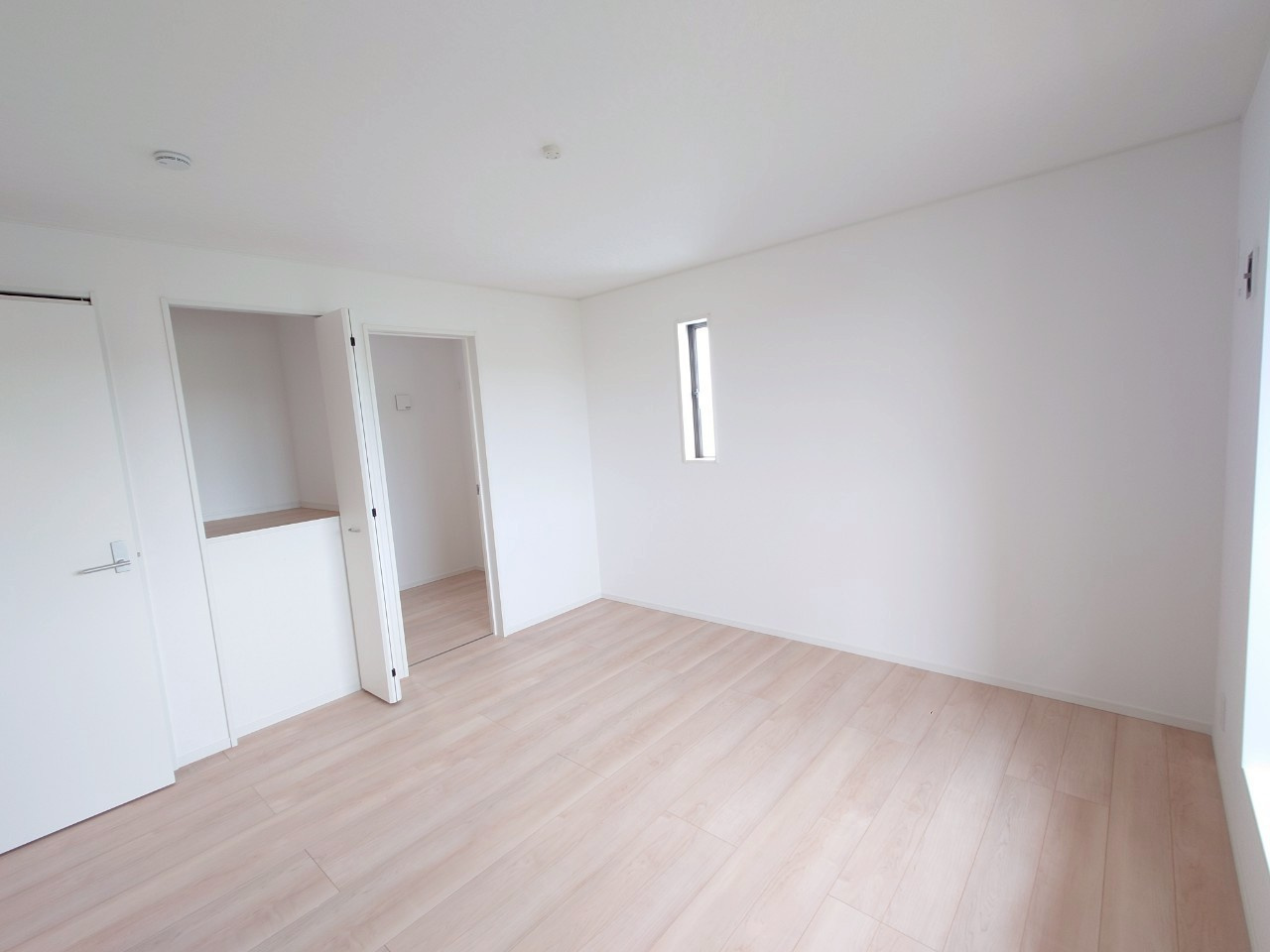 ♥♥糸満市宇江城第2-1号棟（全5棟）の居間・リビング