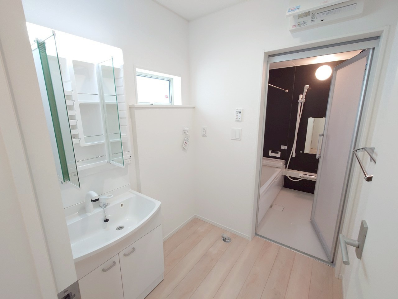 ♥♥　糸満市宇江城第2-2号棟（全5棟）の独立洗面台