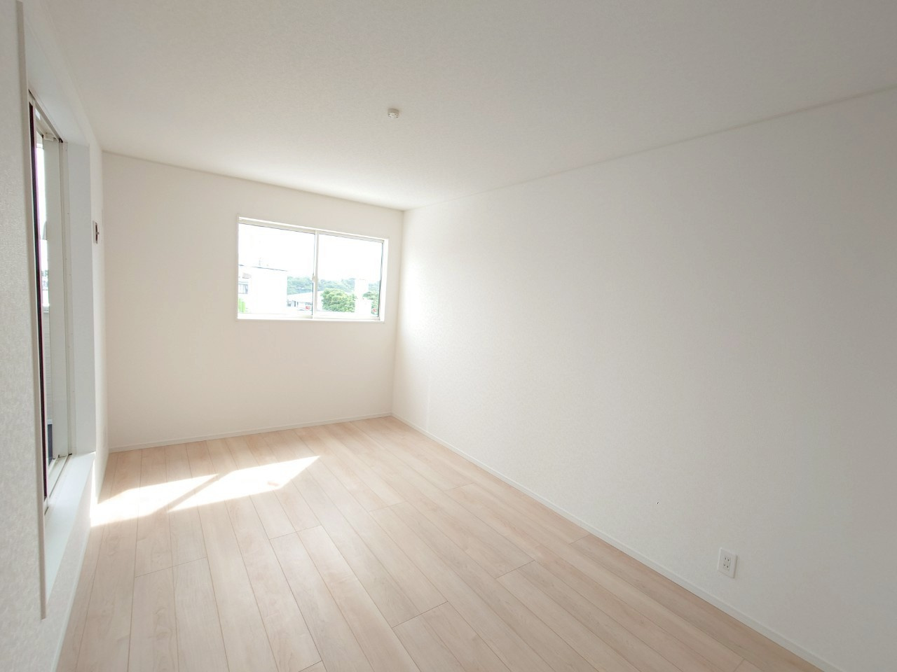 ♥♥　糸満市宇江城第2-2号棟（全5棟）の洋室