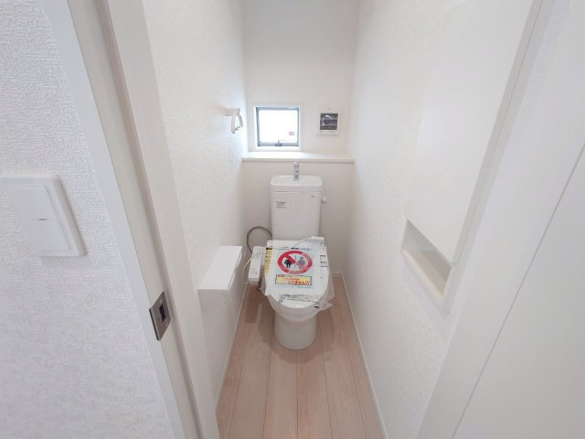 ♥♥糸満市宇江城第2-4号棟（全5棟）のトイレ