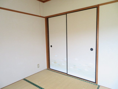 【設備】 | ベルシャイン柏原 | 洗濯機置き場