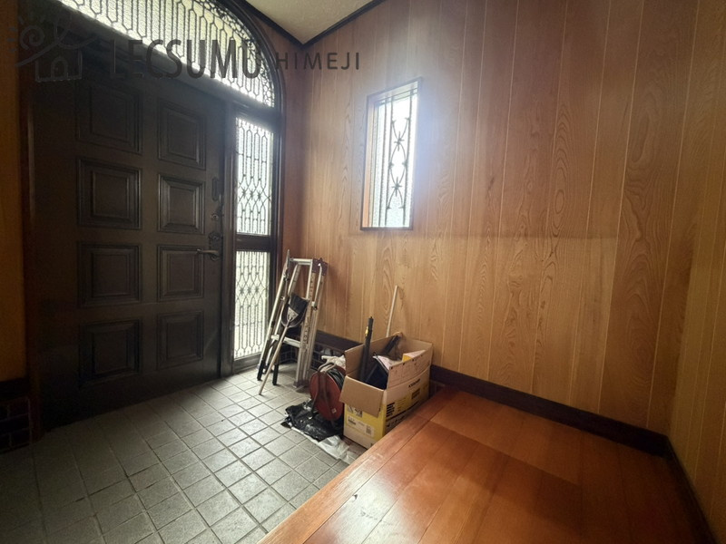 姫路市飾磨区亀山/中古戸建の玄関