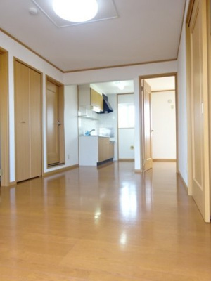 【居間・リビング】 | ソフィーシアＡ | こちらの居間で趣味の時間をお楽しみください