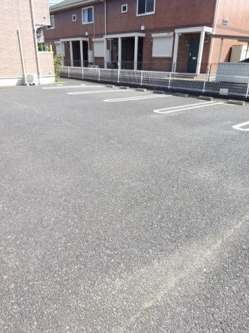 ブリズ・セゾンの駐車場|カースペースがあります