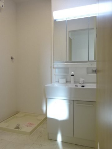 【洗面所】 | ＭＫハイツ　Ａ | 明るい洗面所です