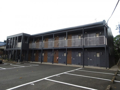 【外観】 | レオパレスソレーユ横代 | お得に住まいをお探しするなら不動産すまラボにお任せ下さい♪
〇現地待合わせOK　〇LINE対応可　〇他社物件持ち込みＯＫ
〇遠隔契約OK　〇お値引き喜んで♪
皆様のお問合せをお待ちしています♪