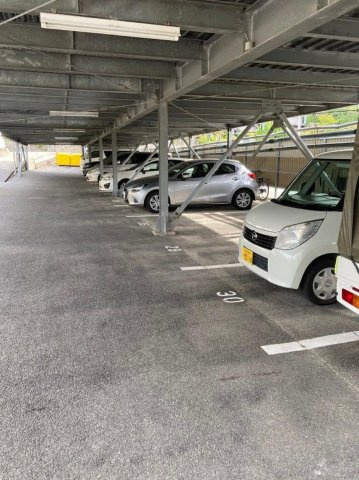愛知県岡崎市明大寺町　1棟投資マンションの駐車場