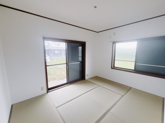 【中古戸建】前橋市後閑町の和室|■和室｜和室でしか味わえない畳ならではの香りや素材で和のやすらぎを感じてください♪休日はお子様とお昼寝するのにも最適です！