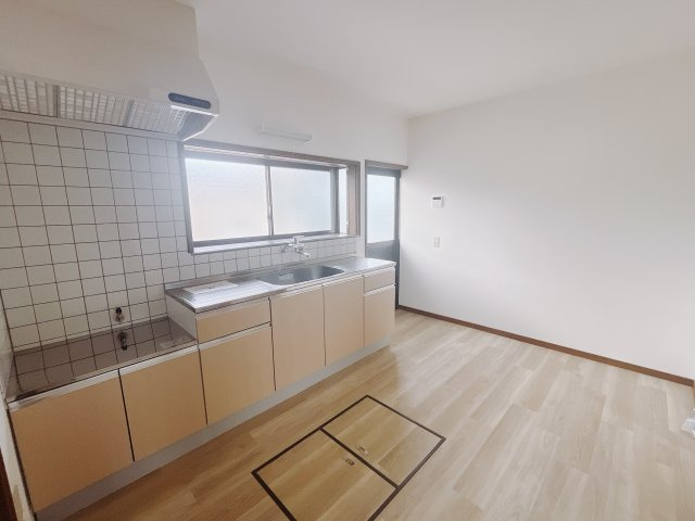 【中古戸建】前橋市後閑町のキッチン|■キッチン｜全スライド式収納キッチン♪お皿や鍋の出し入れもラクラクです（＾＾）！