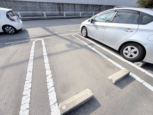 メルベーユの駐車場