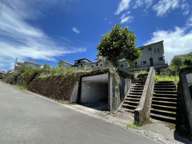 鹿児島市牟礼岡一丁目土地の前面道路含む現地写真