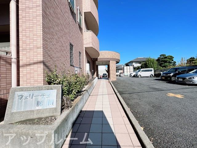 フェリーチェ勝川のエントランス