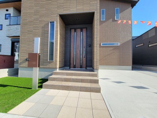 備前・新築戸建の玄関