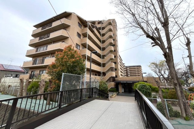 朝日プラザイーストスクエアの外観