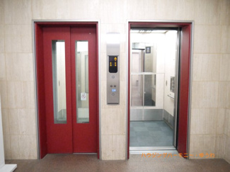 【その他共用部分】 | 忙しい朝にも安心、エレベーターが２基設置されています！