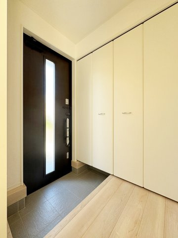 新築戸建・建売　郡山市田村町金屋字上川原　CRADLE GARDEN　全4棟の玄関|玄関収納付きなので玄関がすっきりした状態を保てます！