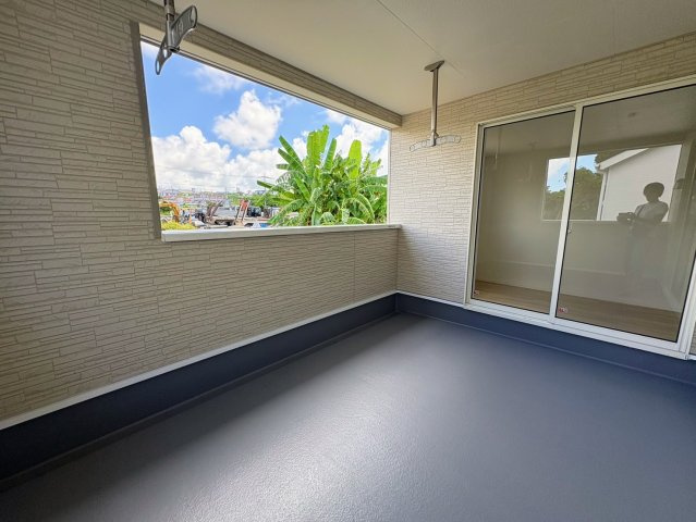 クレイドルガーデン糸満市宇江城 第2・3号棟のバルコニー|急な雨も安心♪様々な用途に使える広々二面バルコニー