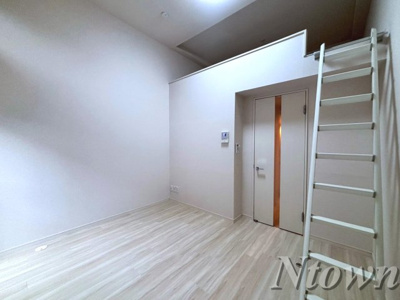 【居間・リビング】 | アモーレ笠取 | 居間です