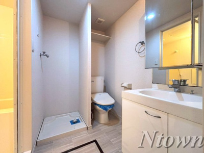 【洗面所】 | アモーレ笠取 | 忙しい朝には欠かせない洗面所です