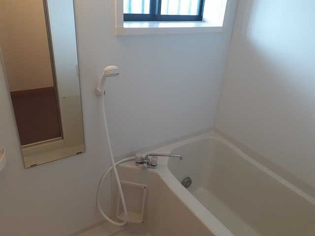 サンハイツ早野新田の浴室