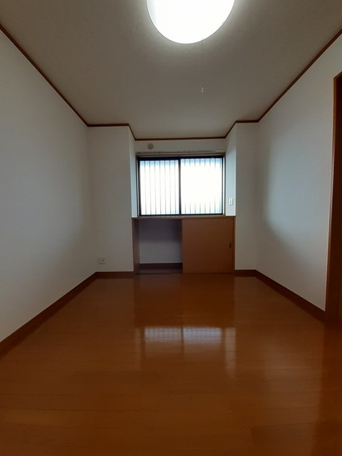 サンハイツ早野新田の洋室