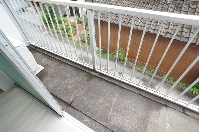 熊本市中央区弥生町のアパートのバルコニー