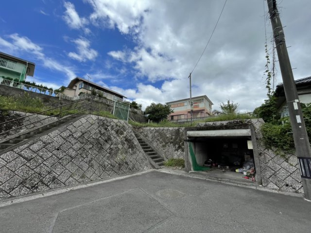 鹿児島市牟礼岡三丁目土地の前面道路含む現地写真