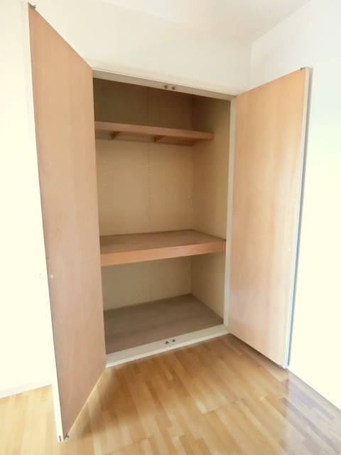 セントラルハイツ国分寺の収納|★奥行きのある大型収納★