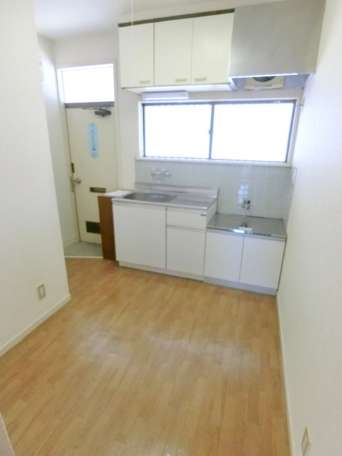 セントラルハイツ国分寺の居間・リビング|★調理家電が置けるキッチンスペース★