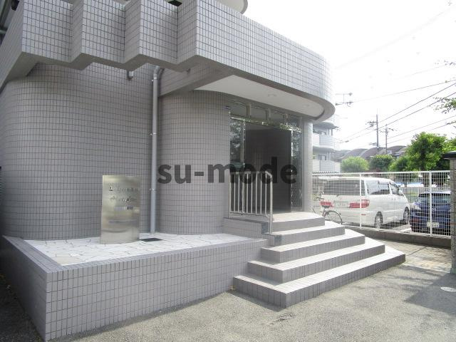 シャンテハイツのエントランス