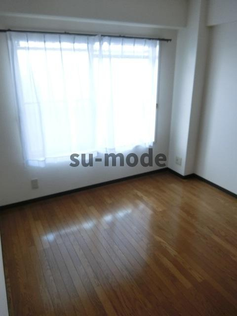 シャンテハイツの洋室