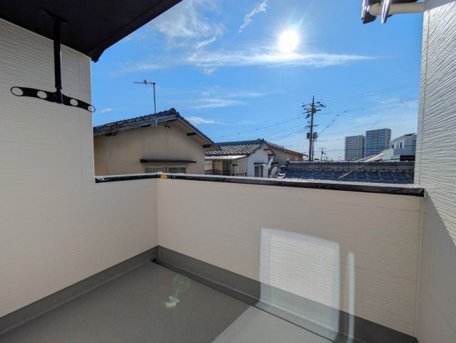 岡山市南区福富中2丁目 1期のバルコニー|◆南西側バルコニーの様子です。