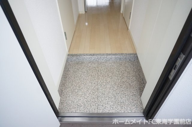 熊本市中央区水前寺３丁目の賃貸マンションの玄関
