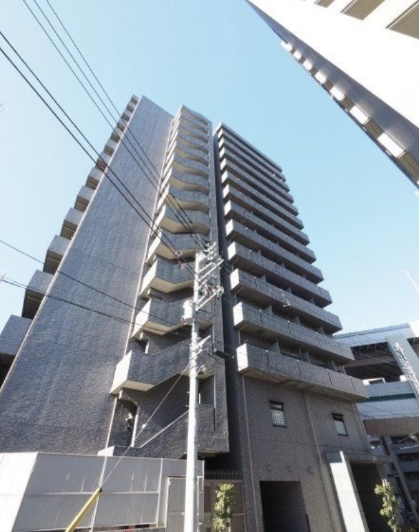 ルーブル板橋区役所前の外観